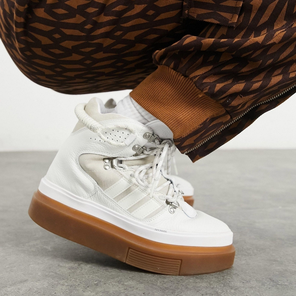 New Adidas x Ivy Park Icy Park white boots sz 8